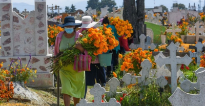 Abren cementerios sin restricciones