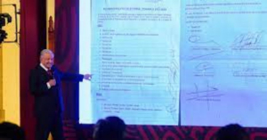&ldquo;Es un acuerdo mafioso para repartirse un bot&iacute;n&rdquo;: AMLO sobre documento firmado por el PRI y el PAN