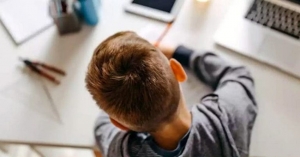 EU regresa a clases virtuales debido al aumento de contagios