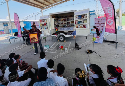 LLEGA EL BIBLIOB&Uacute;S A ESCUELAS DE NUEVO LAREDO