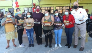 MUNICIPIO COMPARTE ROSCA DE REYES CON MIGRANTES