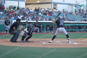 Iguala Algodoneros serie con rally en la novena