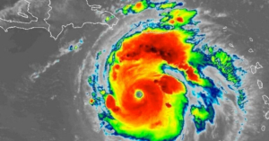 Toca tierra Beryl al norte de Tulum, Quintana Roo