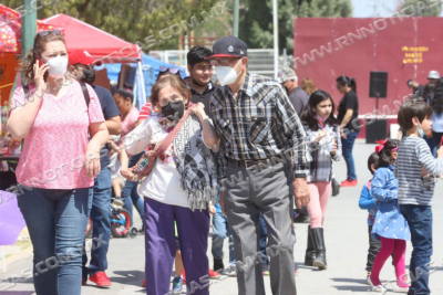 FAMILIAS NEOLAREDENSES DISFRUTAN DE PRIMAVERA SOBRE RUEDAS