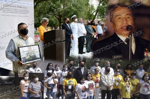 V&Iacute;DEO Rinden homenaje post mortem a Almirante de la Marina