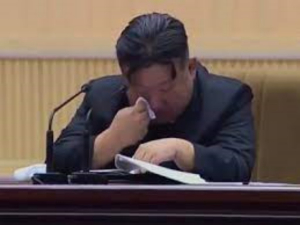 Kim Jong-un llora mientras pide a norcoreanas que tengan m&aacute;s hijos