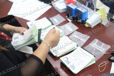 EXHORTA GOBIERNO MUNICIPAL A CONSCRIPTOS A SEGUIR CON EL SELLADO Y ENTREGA DE CARTILLA MILITAR