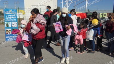 Entregan m&aacute;s de mil juguetes a ni&ntilde;os en colonia vulnerable de Nuevo Laredo