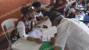 Inician pagos de pensiones con aumento de 400 pesos