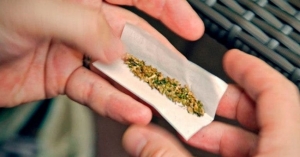 Washington ofrece marihuana gratis a cambio de que jóvenes se vacunen