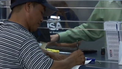 VIDEO Remesas de mexicanos en el extranjero de gran ayuda a econom&iacute;a de M&eacute;xico
