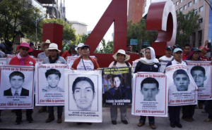 Detienen a nueve polic&iacute;as de Guerrero por caso Ayotzinapa
