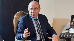 Felipe Calder&oacute;n llama a participar en marcha para defender al INE