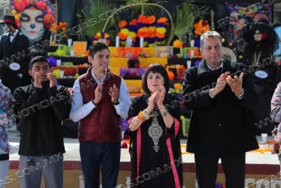 RINDE COBAT 18 HOMENAJE A EX PRESIDENTE CARLOS ENRIQUE CANT&Uacute; ROSAS CON ALTAR DE MUERTOS