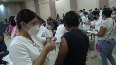 VIDEO Inicia vacunaci&oacute;n segundas dosis Pfizer y sinovac faltantes