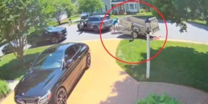 Hombre paga la pensión de sus hijas con 80 mil centavos; tiró las monedas a su jardín