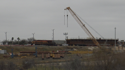 VIDEO Lleva gran avance construcci&oacute;n de segundo puente ferroviario en Nuevo Laredo