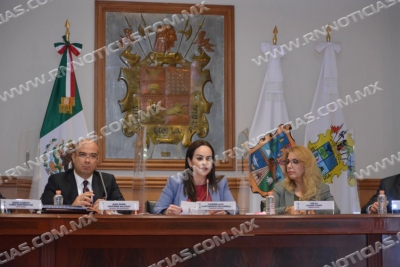 EXHIBE CARMEN LILIA CANTUROSAS DESFALCOS DE LA PASADA ADMINISTRACI&Oacute;N