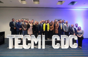 RECIBEN ALCALDESA CARMEN LILIA RECONOCIMIENTO POR PARTE DEL TECMILENIO