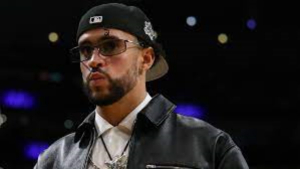 Bad Bunny demanda a fan por publicar videos de su concierto en YouTube