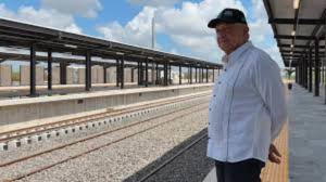 El presidente prepara un decreto para que las v&iacute;as de trenes de carga se usen tambi&eacute;n para pasajeros