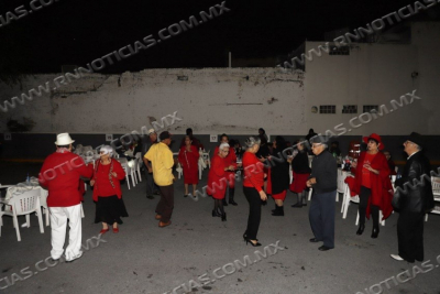 CLAUSURAN PRIMERA TEMPORADA DE &ldquo;TARDES DE DANZ&Oacute;N&rdquo; CON POSADA NAVIDE&Ntilde;A