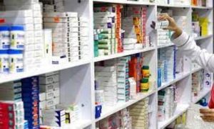 Aseguran m&aacute;s de 10 mil medicamentos que farmacias vend&iacute;an 10 veces m&aacute;s caros