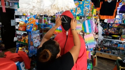 VIDEO Disfraz de la  serie el Juego del Calamar moda en Halloween 2021