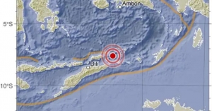 Indonesia registra fuerte sismo de 7.3 grados
