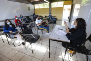 Sigue a la baja matr&iacute;cula escolar