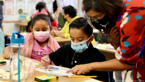 SET confirma alza de contagios en estudiantes y maestros