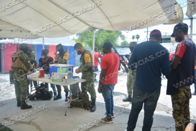 VACUNAN CONTRA EL COVID19 A MIGRANTES EN ALBERGUE MUNICIPAL