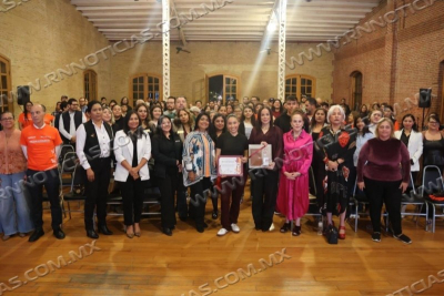 Katya Echazarreta Inspira Con "Un Espacio Sin L&iacute;mites" En El Marco De La Cartelera Naranja De Inmujer