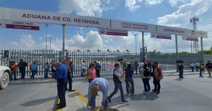 Sorgueros bloquean la carretera Victoria – Matamoros y el Puente Internacional Pharr