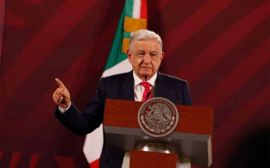 L&oacute;pez Obrador se reunir&aacute; con representante de Biden para tratar crisis migratoria