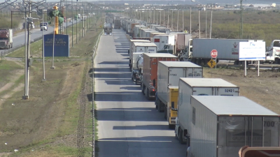 VIDEO Nuevo Laredo registra casi 15 mil cruces diarios de mercanc&iacute;as entre M&eacute;xico y E.U