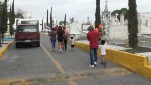 VIDEO Registran  panteones buena afluencia de visitantes por Día de las Madres