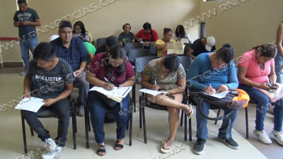 Ofertan m&aacute;s de mil 800 vacantes en Feria del empleo estatal