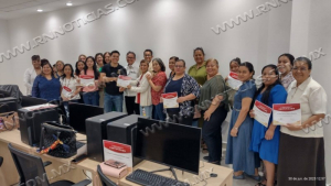 CONCLUYE CURSO DE COMPUTACIÓN EN LA INFOTECA; GRADÚAN 25 MUJERES