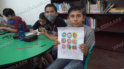 Ni&ntilde;os se divierten y aprenden en curso de &ldquo;Mis vacaciones en la biblioteca&rdquo;