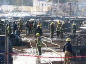 Corral&oacute;n de la FGR se incendia con 300 veh&iacute;culos y huachicol decomisado en Hidalgo