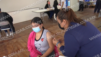 Inician jornada de vacunaci&oacute;n anticovid de j&oacute;venes de 15 a 17 a&ntilde;os