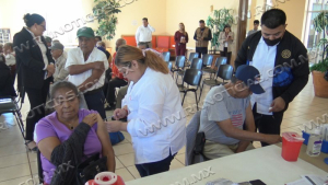 Realiza Sector Salud brigada de vacunaci&oacute;n contra influenza para adultos mayores