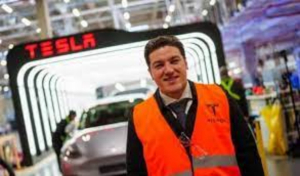 &ldquo;Tranquilos, Tesla s&iacute; va&rdquo;: Samuel Garc&iacute;a ante rumores de cancelaci&oacute;n