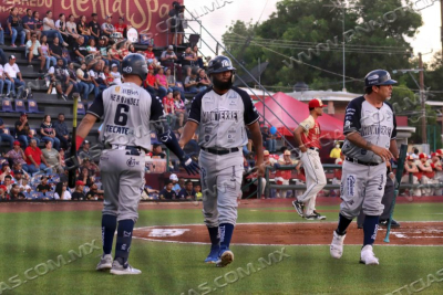 Sultanes iguala la serie con Tecos en juego recortado por lluvia