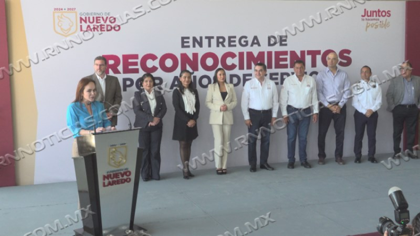 Reconoce Gobierno de Nuevo Laredo trayectoria laboral de empleados municipales