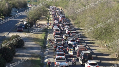 Inicia retorno de paisanos hacen filas kilom&eacute;tricas en puente internacional 2