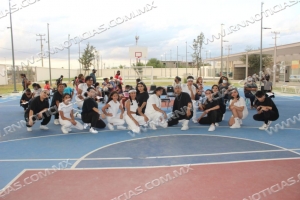 Llevan espectáculo de baile moderno a &#039;El Progreso&#039;