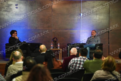 NEOLAREDENSES NOMINADO AL &Oacute;SCAR PRESENTE SU PRIMER LIBRO