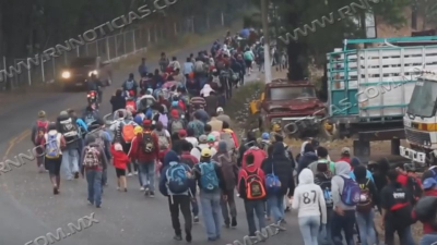 INM apoya a migrantes extranjeros en su paso por M&eacute;xico